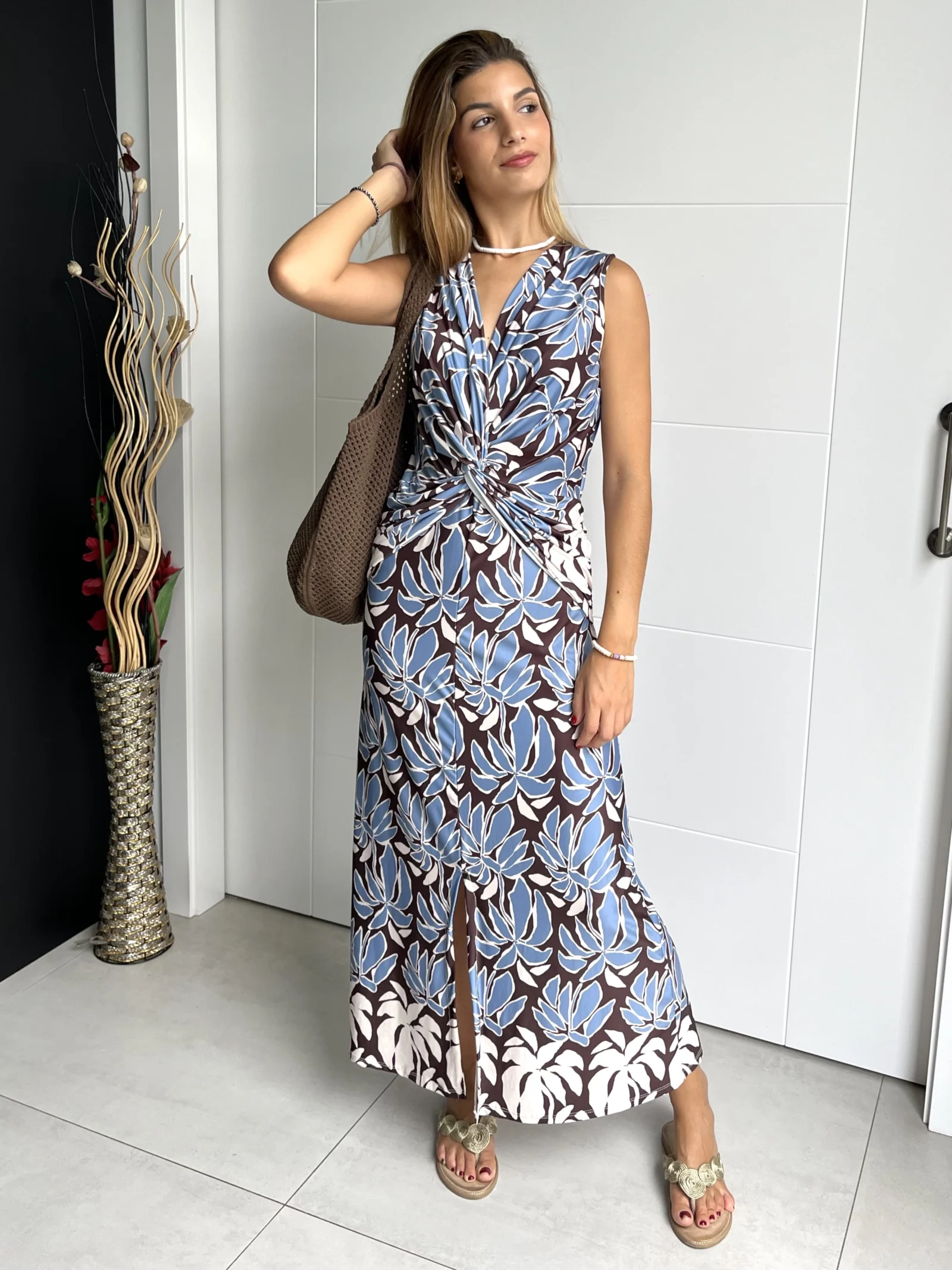 Vestido Midi Seda Fría Cruce Estampado Azul y Marrón