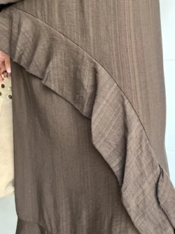 Vestido Tirantes Chocolate con Volantes - Imagen 15