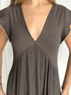 Vestido Vuelo Volantes Pico Marrón - Imagen 8