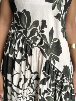 Vestido Midi Asimétrico Flores Verde y Crudo - Imagen 10
