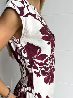 Vestido Midi Pico Flores Burdeos - Imagen 10