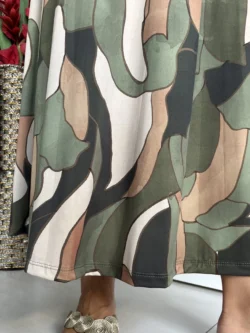 Vestido Seda Fría Manchas Verde y Camel - Imagen 11