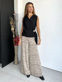 Blusa Negra Detalle Dorado - Imagen 3