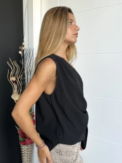 Blusa Negra Detalle Dorado - Imagen 4