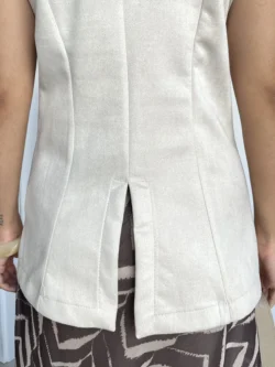 Chaleco Ante Beige Botones Dorados - Imagen 6