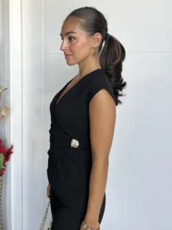 Blusa Cruzada Negra Detalle Dorado - Imagen 4