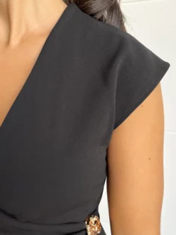 Blusa Cruzada Negra Detalle Dorado - Imagen 8