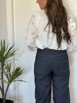 Blusa Romántica Bordados Mostaza - Imagen 3