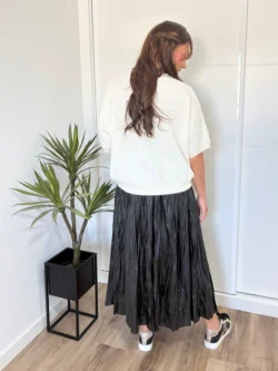 Falda Midi Polipiel Negro Arrugado - Imagen 5