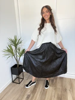 Falda Midi Polipiel Negro Arrugado - Imagen 4