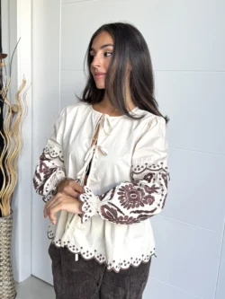 Blusa Beige Bordada Manga Larga Boho Chic - Imagen 2