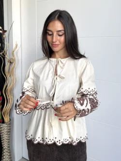 Blusa Beige Bordada Manga Larga Boho Chic