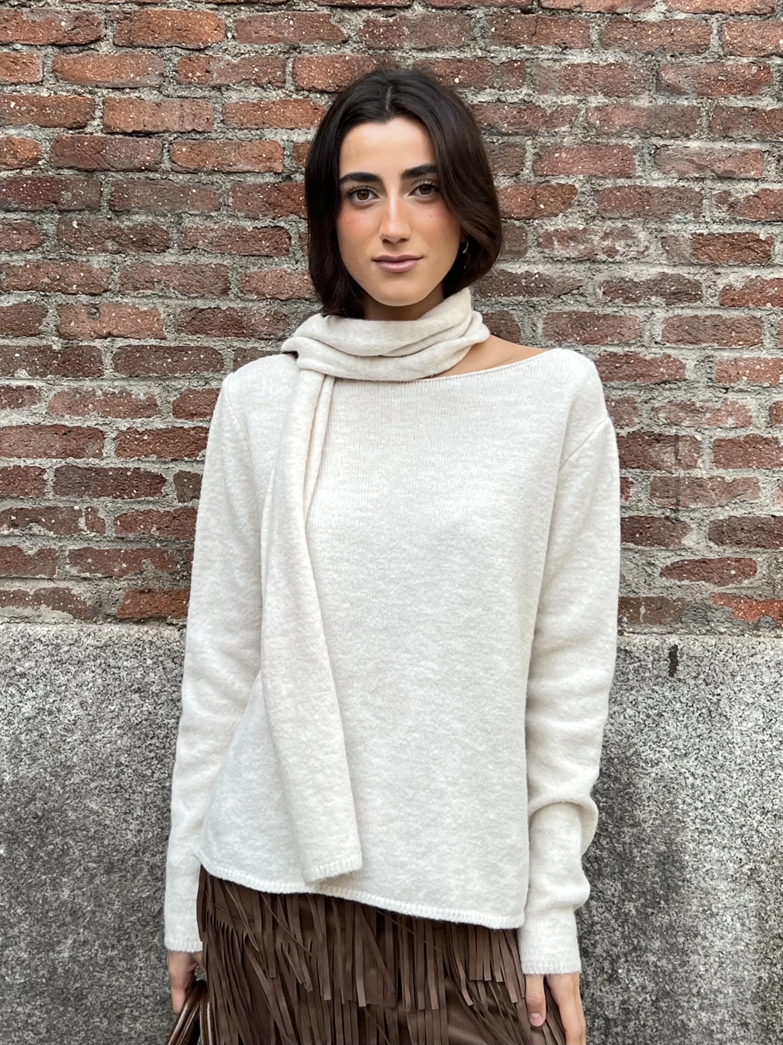 Suéter Crudo Con Bufanda Incluida