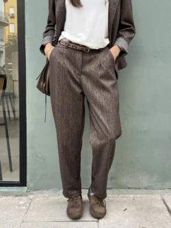 Pantalón Traje Fluido con Textura Moka - Imagen 2