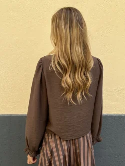 Blusa Fruncida Manga Farol Sedeta en Cholocate - Imagen 3