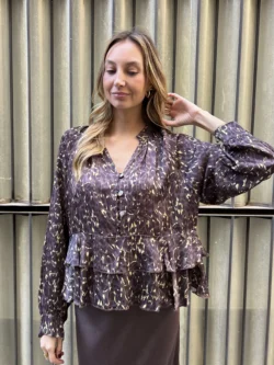 Blusa Raso Volantes Animal Print Tonos Marrones - Imagen 2