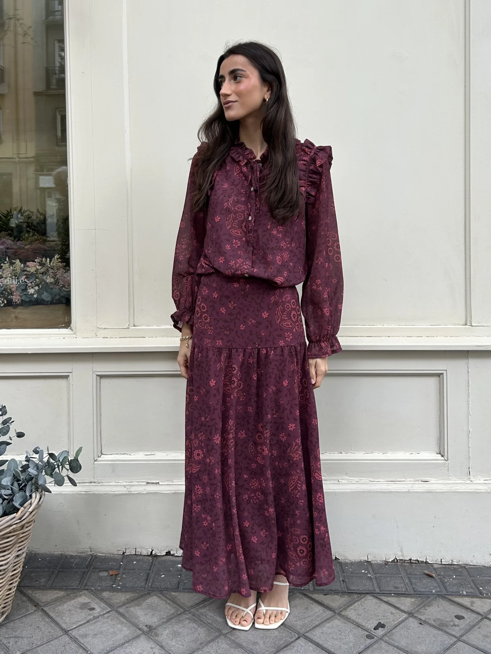 Falda larga estampada burdeos