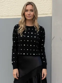 Suéter Negro con Tachuelas Plata