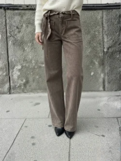 Pantalón Denim Gris Bolsillos Frontal - Imagen 2