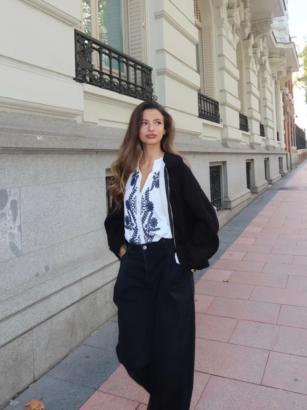 pantalón denim negro ancho