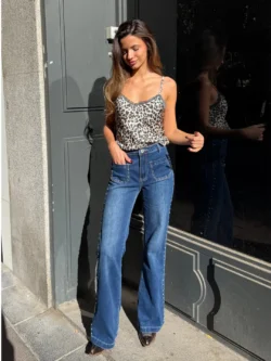 Pantalón Vaquero Recto con Tachuelas