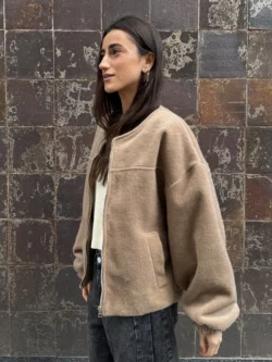 Bomber Camel Con Forro Animal Print - Imagen 4