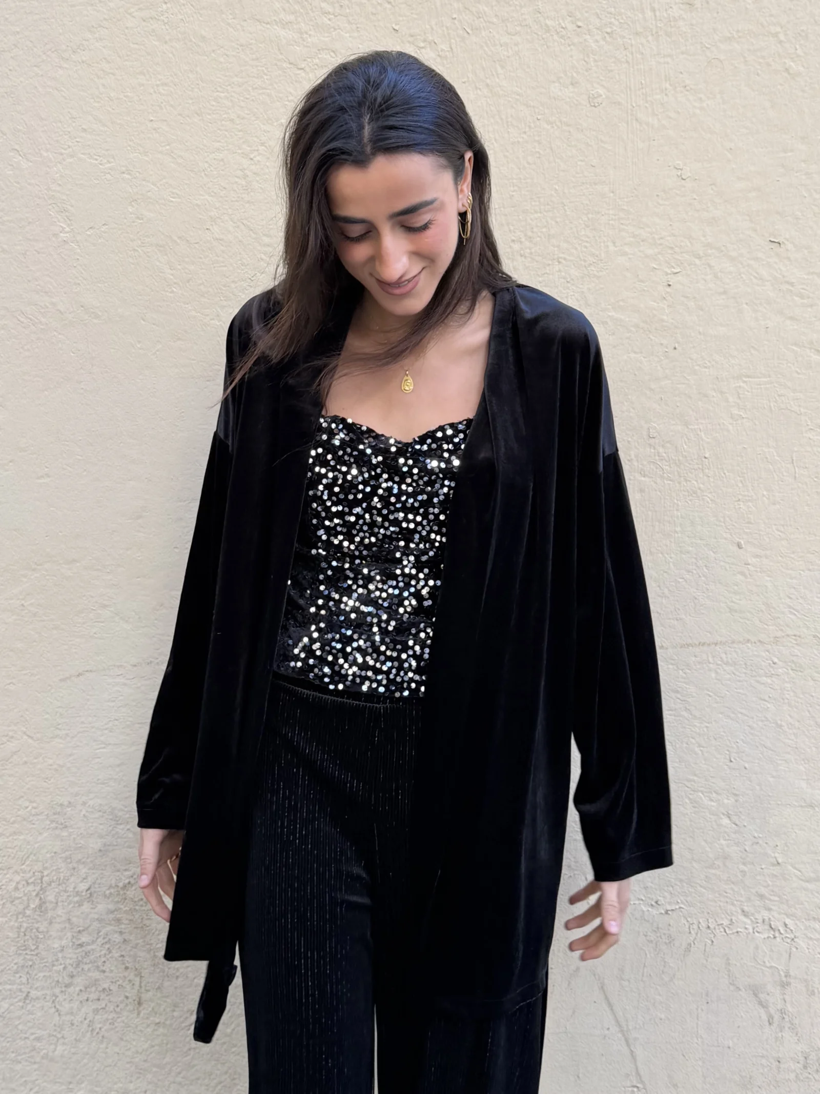 kimono corto de terciopelo negro