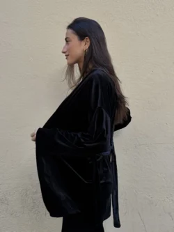 Kimono Corto de Terciopelo Negro - Imagen 3