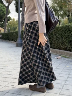 Falda Larga de Cuadros en Tonos Negro - Imagen 3