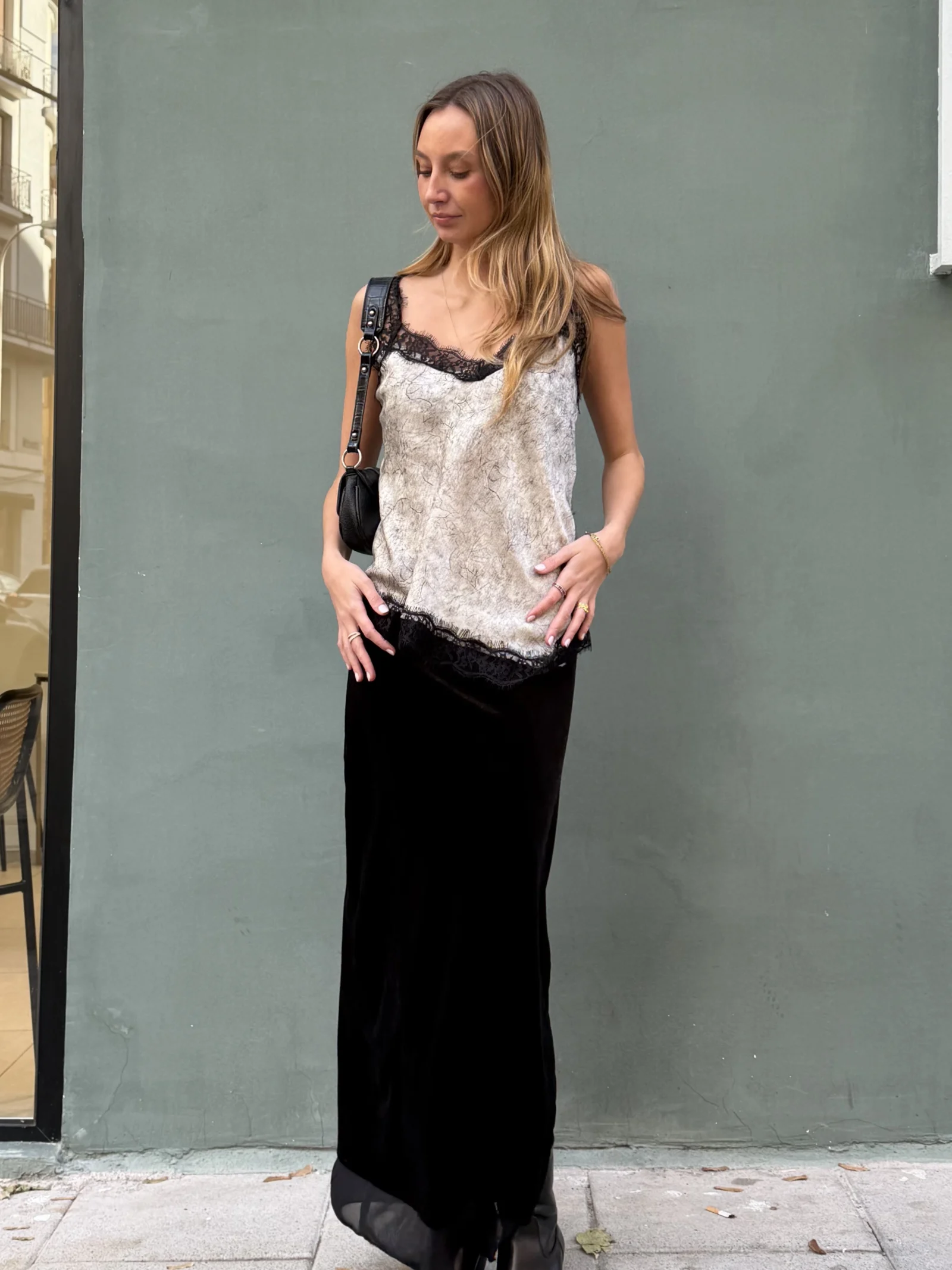 Falda Negra Efecto Satén Corte Sirena