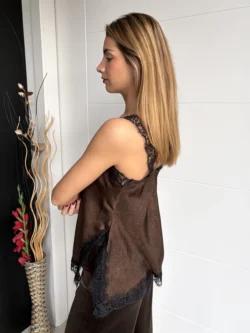 Top Raso Encaje Marrón Chocolate - Imagen 5