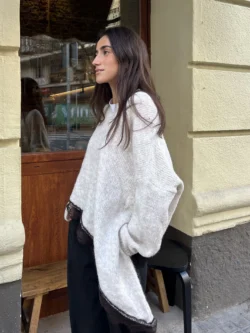 Suéter Boho Color Crema Oversize  - Imagen 2