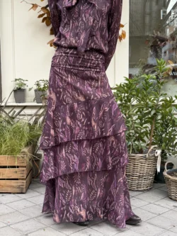 Blusa Estampada Granate con Cuello Lazo - Imagen 5