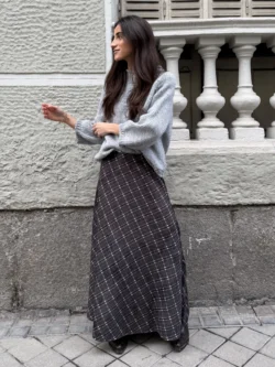 Suéter Gris de Punto Cuello Chimenea