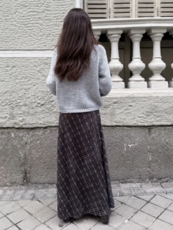 Suéter Gris de Punto Cuello Chimenea - Imagen 4