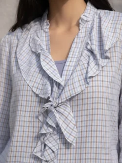 Blusa Celeste de Cuadros con Volante - Imagen 2