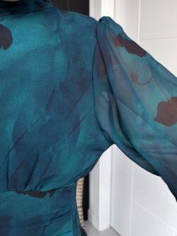 Vestido Largo Volantes Tonos Esmeralda - Imagen 11