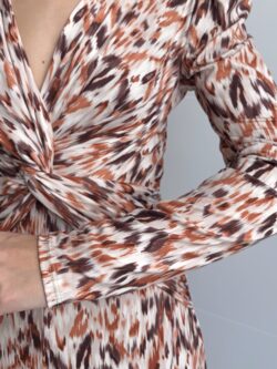 Vestido Largo Estampado en Tonos Ámbar - Imagen 11