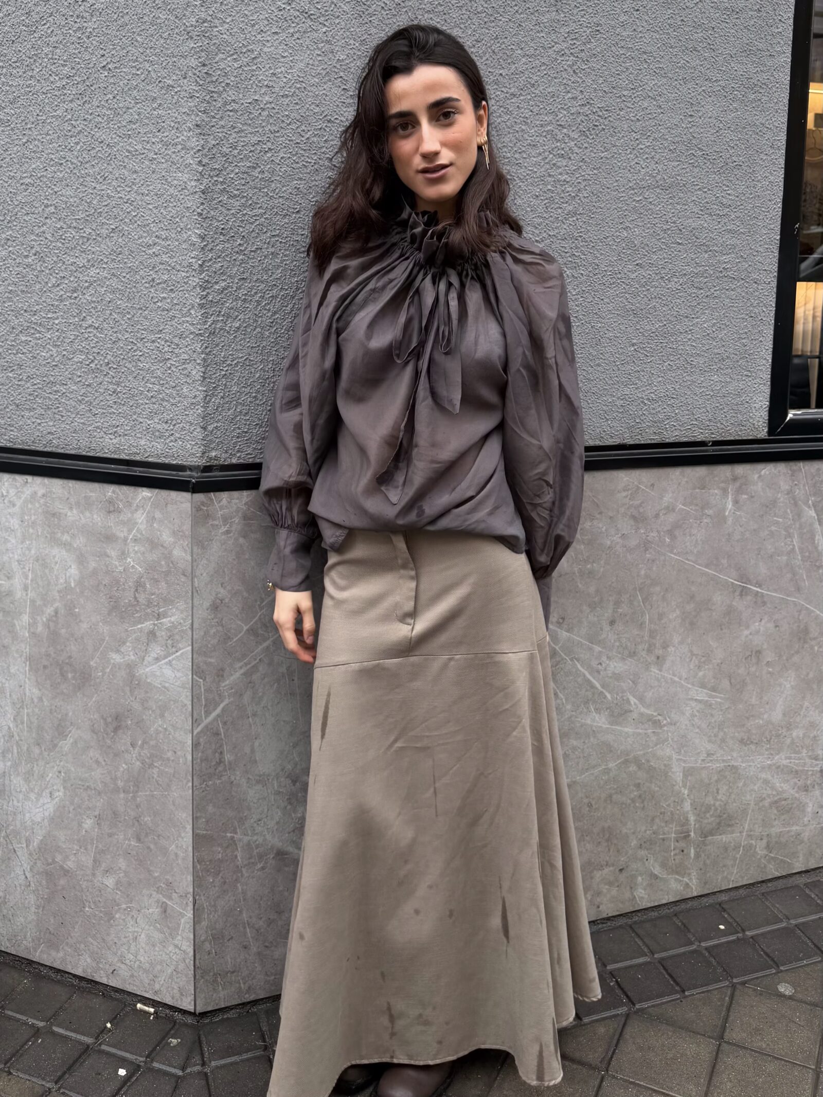 Blusa Marrón de Seda con Lazada