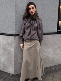 Blusa Marrón de Seda con Lazada