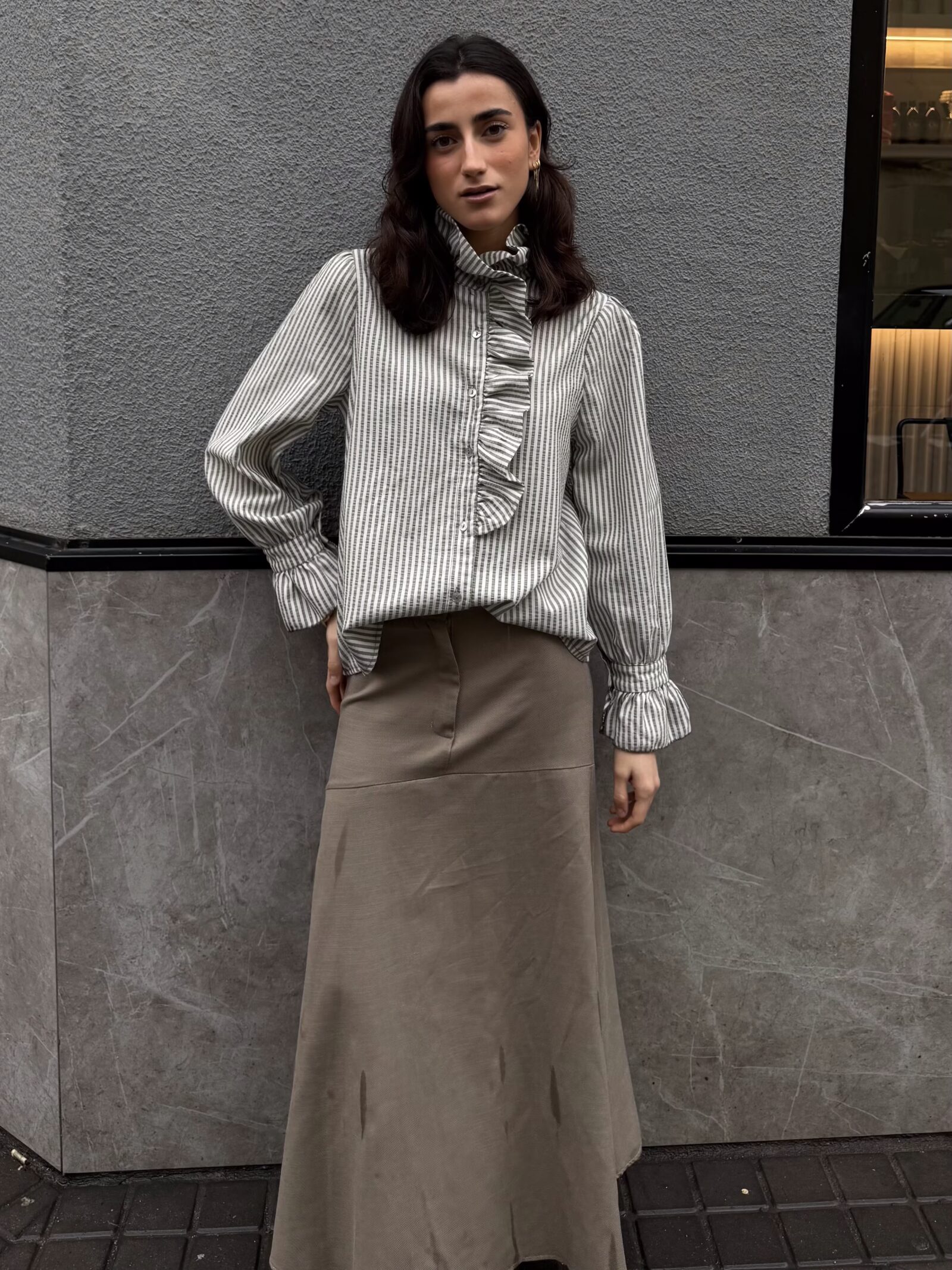 Falda Larga Beige Fluida de Corte A