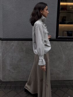 Blusa Rayas Sable con Volante Frontal - Imagen 3