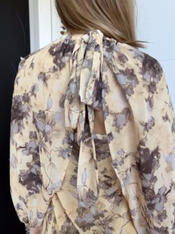 Sobrecapa Corta Gasa Estampada Vainilla - Imagen 4