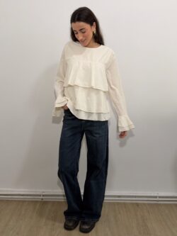 Blusa de Volantes en Color Crudo - Imagen 2