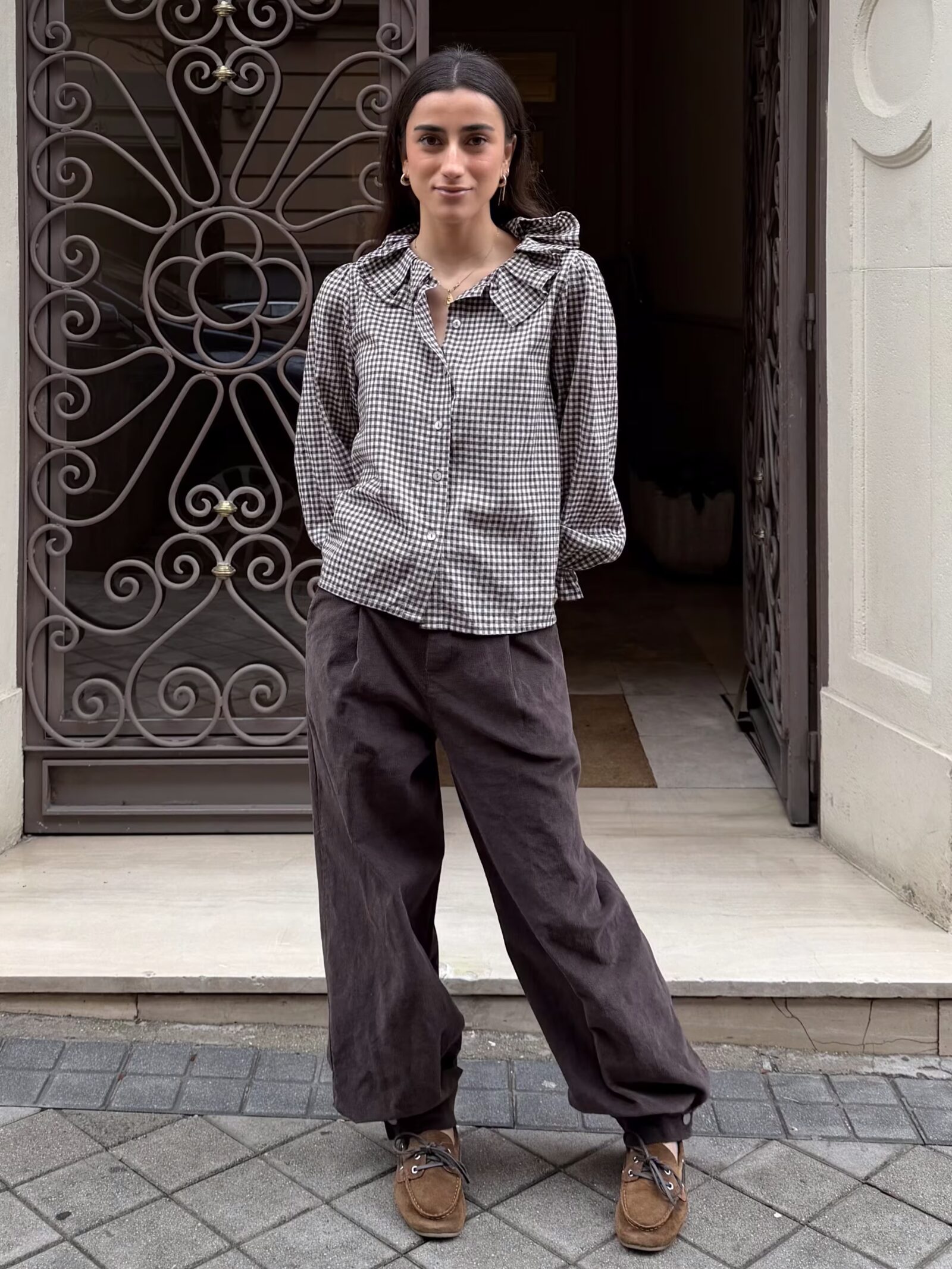 pantalón de micro pana marrón tobillero