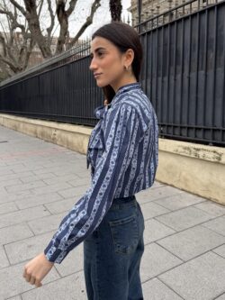 Blusa con Lazo y Rayas Azules - Imagen 4