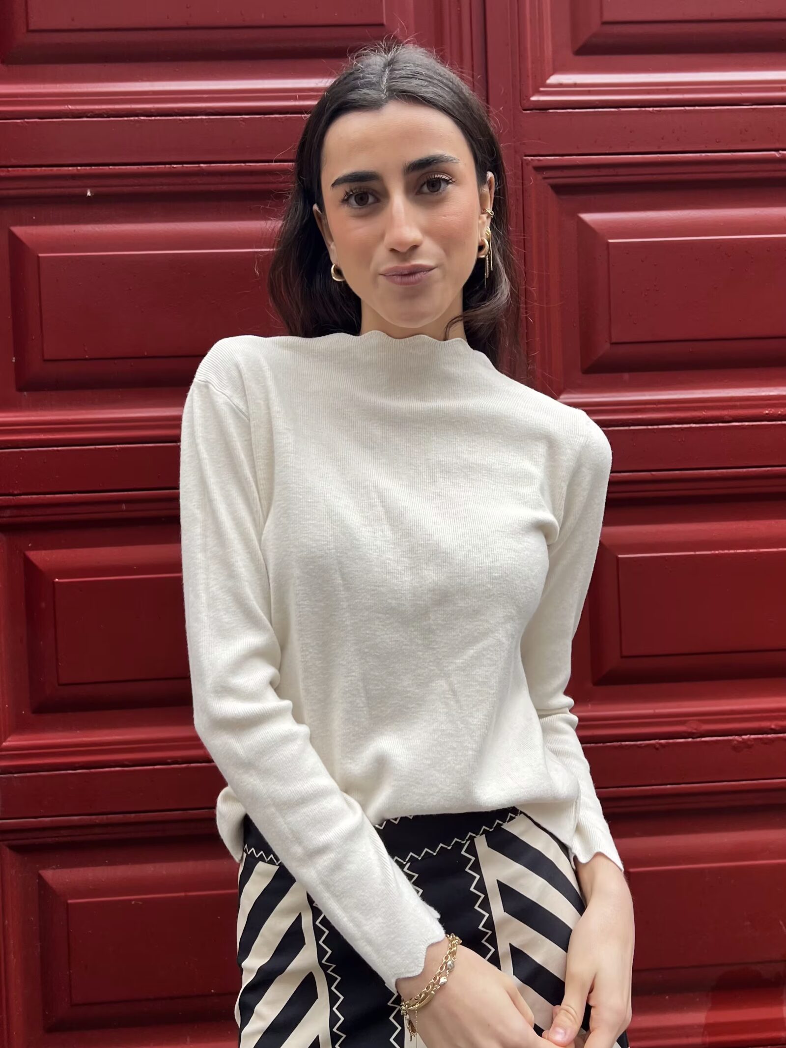 Jersey Suave Cuello Ondulado Crudo