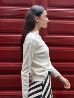 Jersey Suave Cuello Ondulado Crudo - Imagen 5