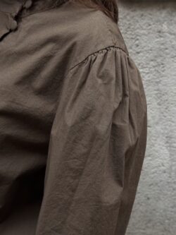 Blusa Marrón con Cierre Estilo Oriental - Imagen 7