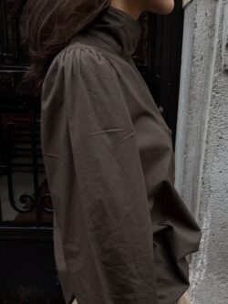 Blusa Marrón con Cierre Estilo Oriental - Imagen 9